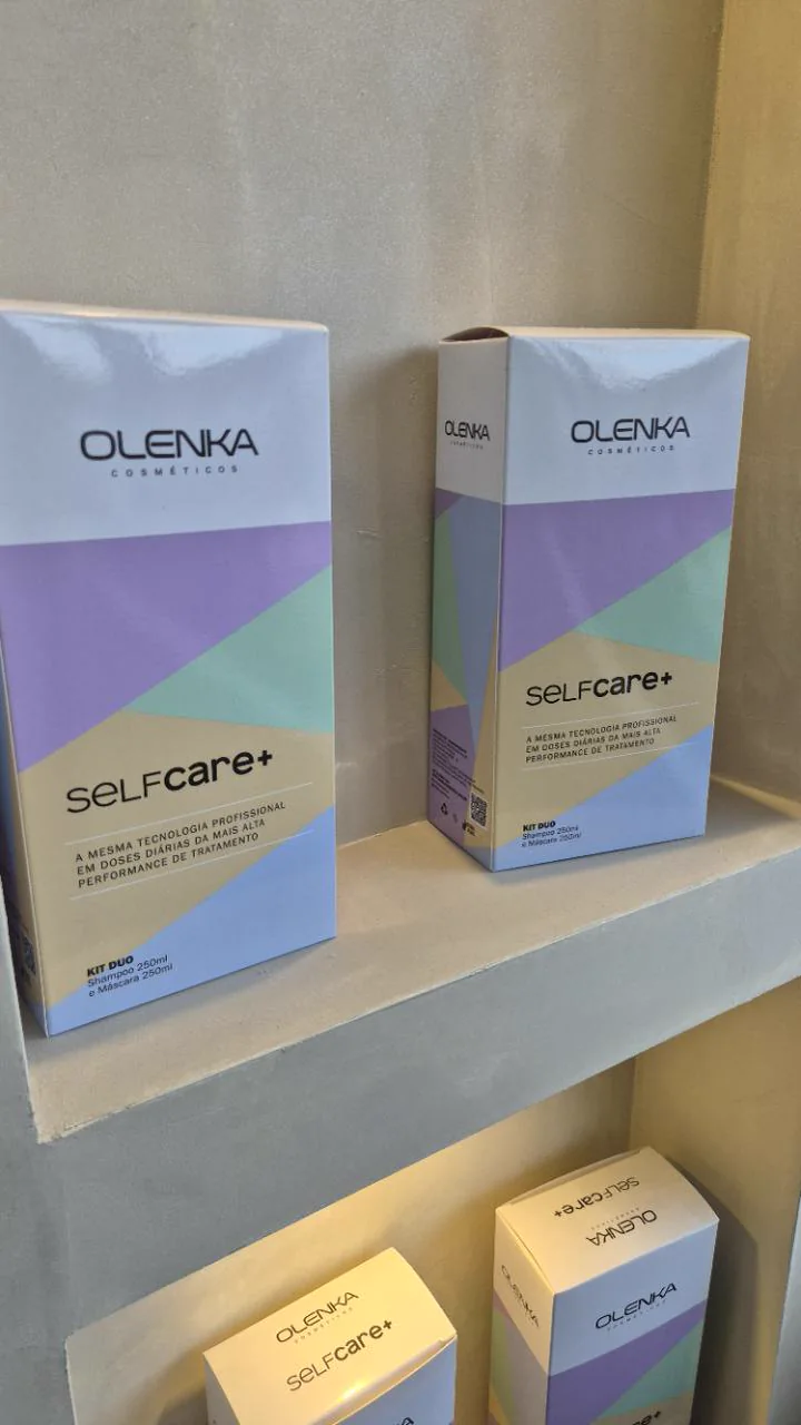 OLENKA selfCare+ Kit Duo, com shampoo de 250 ml e máscara de 250 ml.